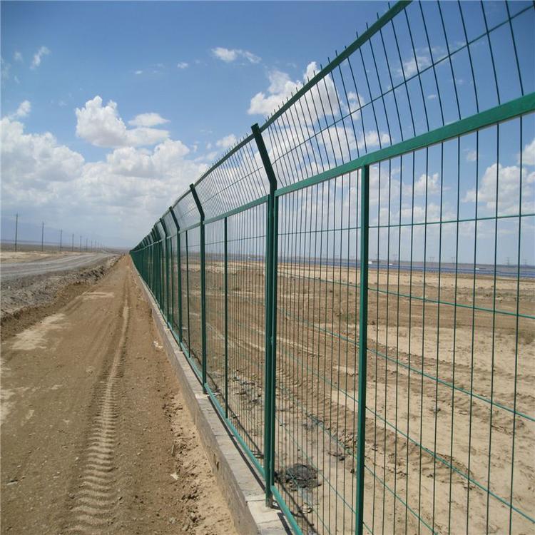 电焊网护栏 钢板网护栏