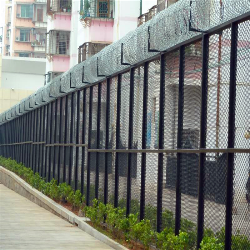 监狱钢网墙安装方案