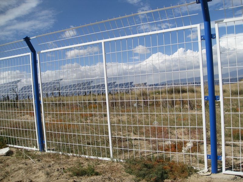 光伏电站围栏网 边框隔离防护网