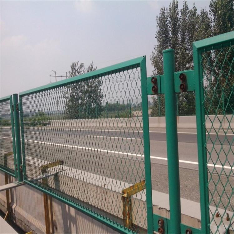 南京高速公路中间安装防眩网介绍