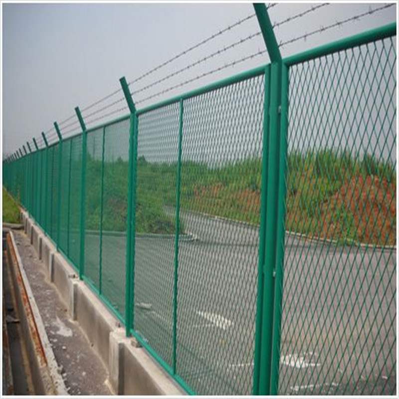 高速公路护栏网 浸塑边框护栏网