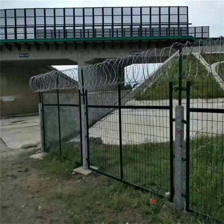 高铁桥墩防护栅栏