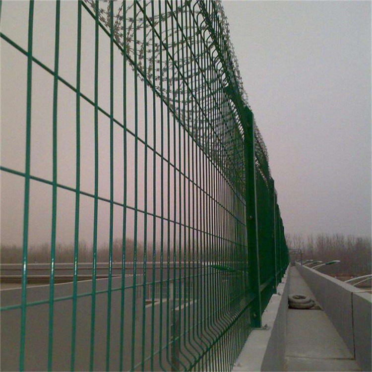 北京监狱武警巡逻通道钢网墙